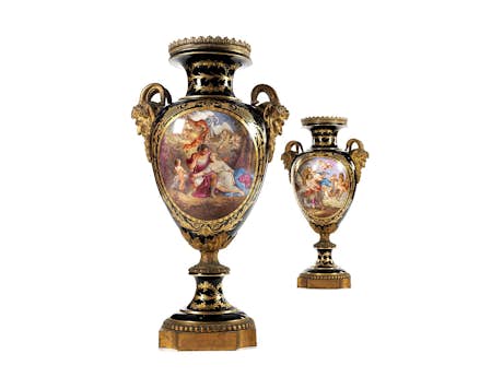 Paar imposante Sèvres-Porzellanvasen